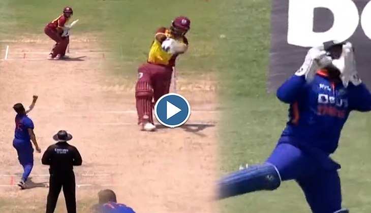 Viral Video: भुवनेश्वर की अंदर आती गेंद ने आसमान में उड़ाईं बल्लेबाजों की गिल्लियां, देखं ये फाड़ू वीडियो
