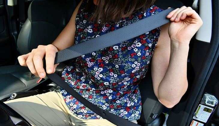 Seat Belt: सीट बेल्ट पहने के है ये असली फायदे, सिर्फ ड्राइवर को सुरक्षित ही नहीं रखता, जानें पूरी डिटेल्स