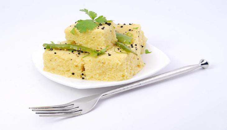 Dhokla Recipe : मुंह में डालते ही घुल जाएगा एकदम सुपर सॉफ्ट और स्पंजी ढ़ोकला, ये है स्पेशल रेसिपी