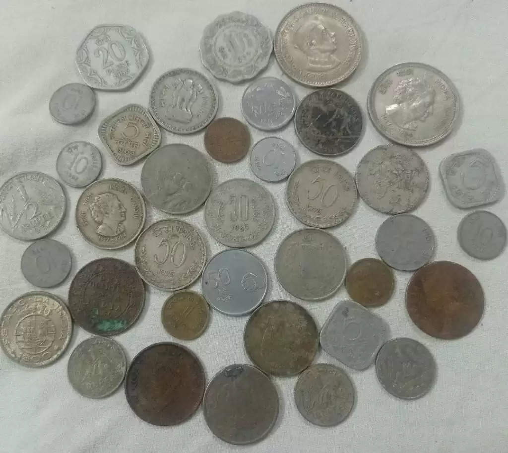 Money Tips: घर पर पड़ा पुराना बेकार सिक्का आपको दिला सकता है लाखों रुपए, जानें प्रोसेस