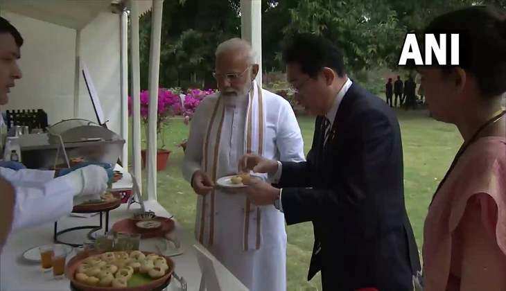 PM Modi और जापान के पीएम में दिखी बॉन्डिंग! गोलगप्पे, लस्सी और आम पन्ना का चखा स्वाद