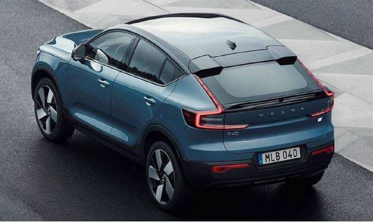 Volvo C40 Recharge: 371 किमी की धाकड़ रेंज के साथ आ रही नई इलेक्ट्रिक कार, जानें कब देगी दस्तक