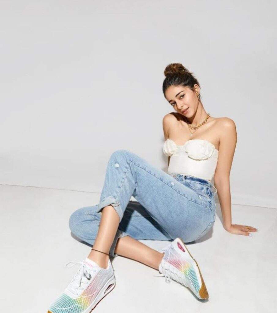 Ananya Panday ने दिखाया अपना क्लासी लुक, फैंस के दिलों की बढ़ा रहीं धड़कने