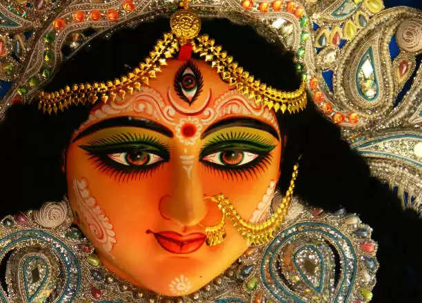 Shardiya Navratri 2022: देवी दुर्गा के नौ रूपों को बेहद प्रिय हैं ये 9 रंग, अर्पित करने मात्र से बरसाती हैं कृपा
