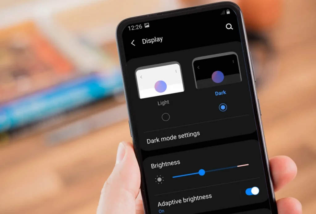 Smartphone Dark Mode: इस फीचर से आपके फोन की बैट्री चलेगी लम्बी, Android और iPhone दोनों में है मौजूद, आपने देखा?
