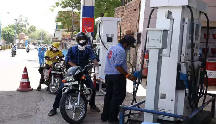 Petrol Diesel Price Update: पाकिस्तान में पेट्रोल 250 और डीजल 295 रुपये लीटर, जानिए भारत में क्या ताजा दाम