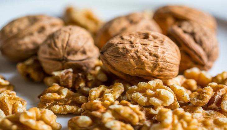 Walnuts Benefits: रोजाना इस तरह खाएं अखरोट, पुरुषों की सेहत के लिए होता है बहुत आवश्यक