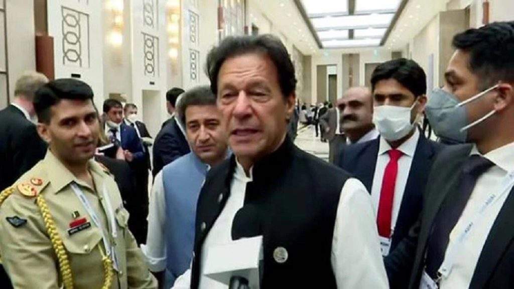 पाकिस्तान पुलिस तोशाखाना मामले में पूर्व प्रधानमंत्री इमरान खान को गिरफ्तार करने पहुंची, घर से गायब हो गए पूर्व पीएम
