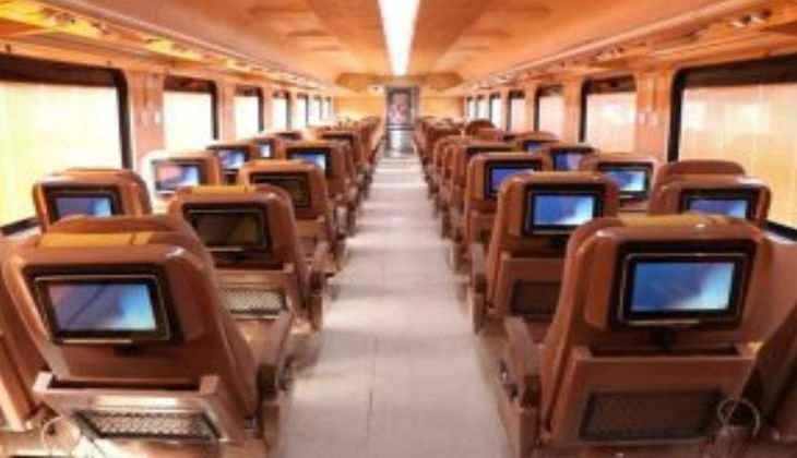 Indian Railways : ट्रेन में क्यों नहीं मिलती आपको अपनी मर्जी की सीट,जानें इसके पीछे का रोचक कारण