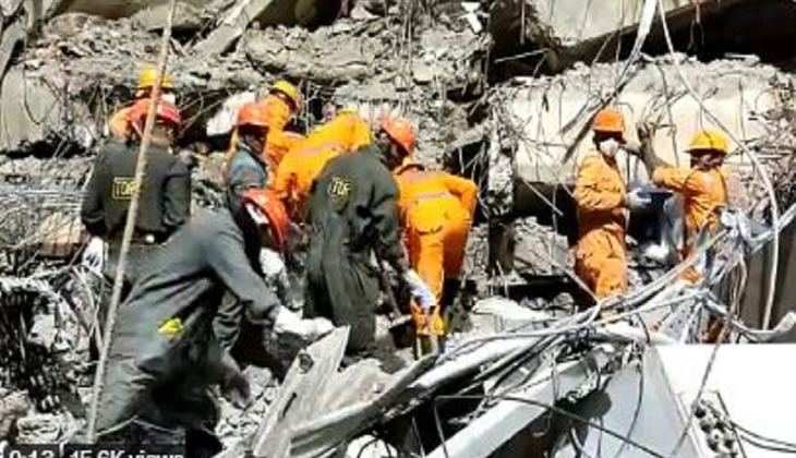 Maharashtra: भिवंडी में भरभराकर गिरी तीन मंजिला इमारत, तीन की मौत और 13 लोगों को रेस्क्यू कर निकाला बाहर