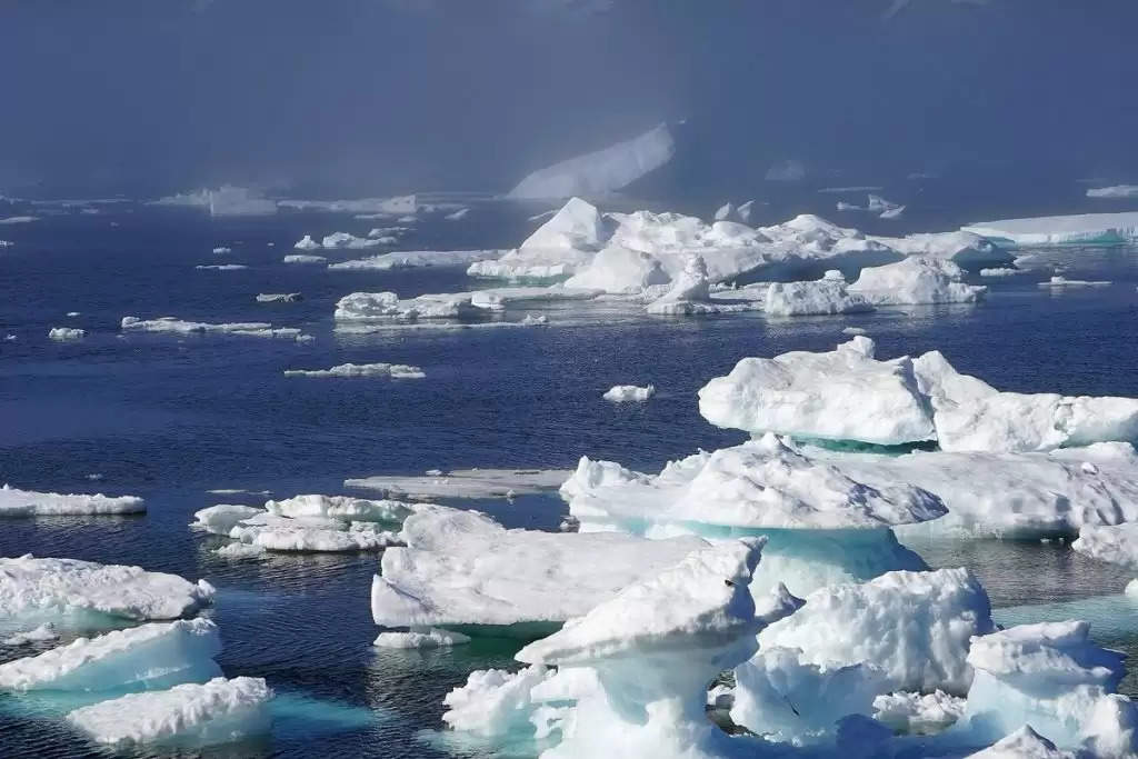 Greenland: ग्लोबल वार्मिंग है खतरे की घंटी, समुद्र के जलस्तर में हो रही है बढ़ोतरी