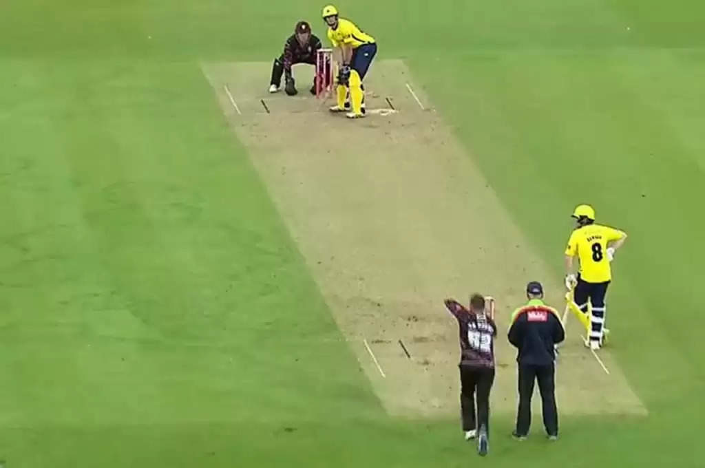 T20 Blast Video: घातक यॉर्कर से औंधे मुंह गिरा बल्लेबाज, वीडियो देख फैंस बोले भाई गेंद है या बम का गोला..