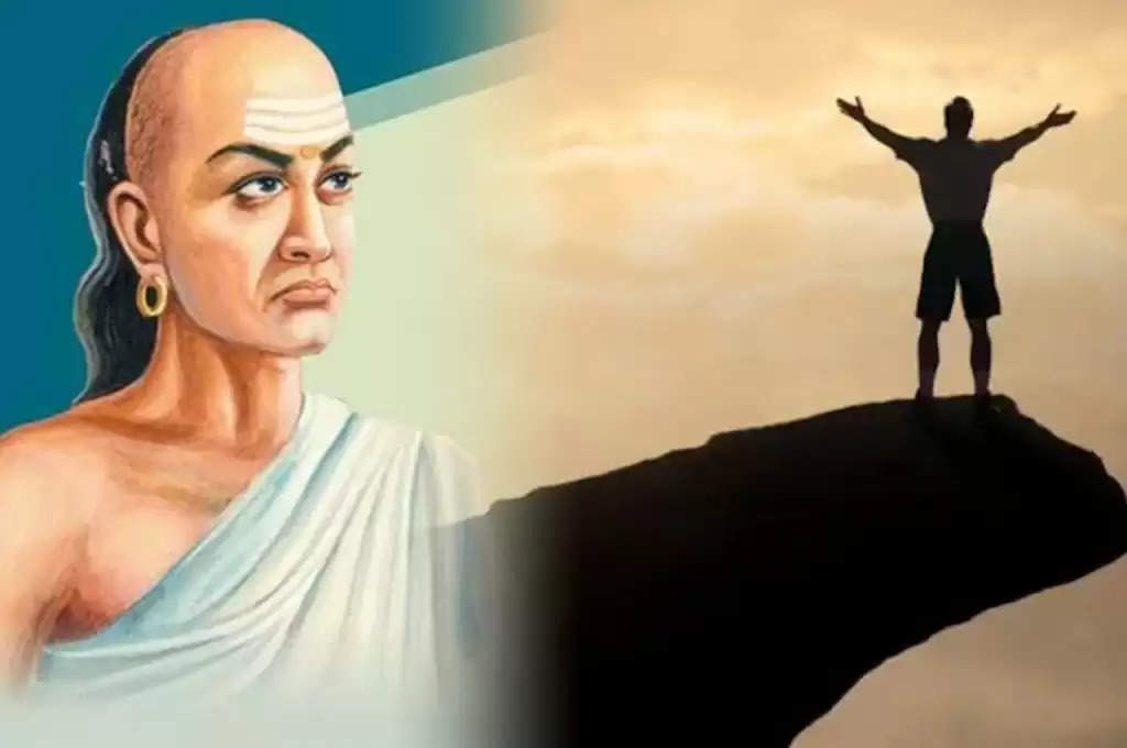 Chanakya Niti: सामने हो अगर ऐसी परिस्थितियां, तो सांप की तरह करें व्यवहार, वरना हर कोई करेगा  आपके साथ खिलवाड़