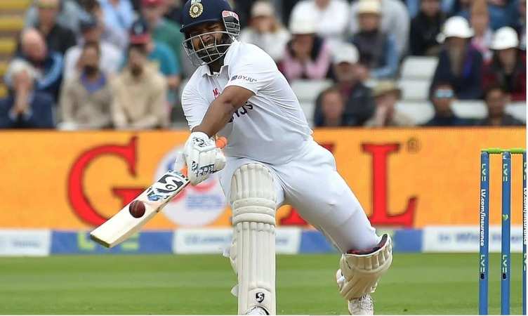 Cricket Viral Video: गेंदबाज ने ऑफ स्टंप के बाहर डाली गेंद तो बल्लेबाज ने रिवर्स स्वीप खेल उड़ा दिया गर्दा