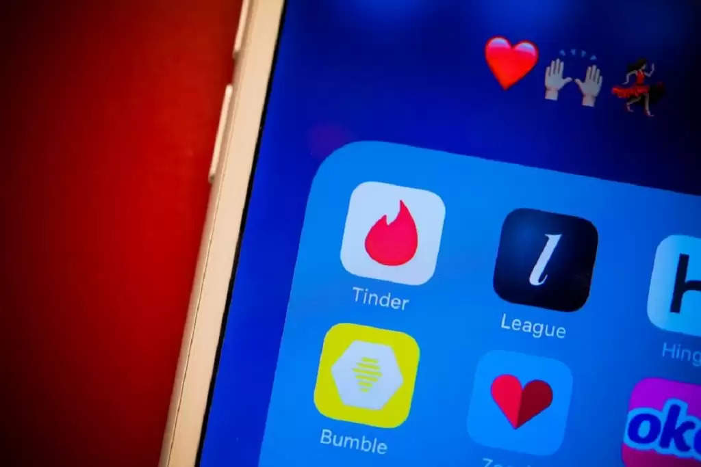 Dating App पर रहें अलर्ट, स्वाइप कर सुरक्षित करें अपनी Privacy