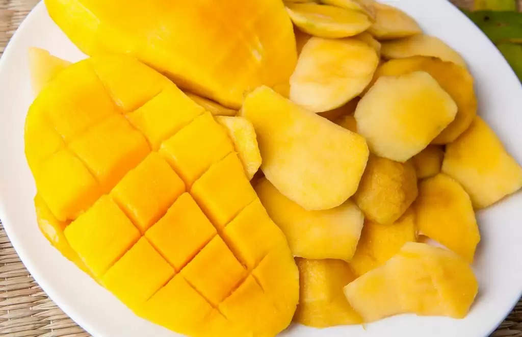 Easy Tricks: झट से लगाएं पता आम खट्टा है या मीठा फिर घर लेकर आएं मीठे मीठे Fresh Mango