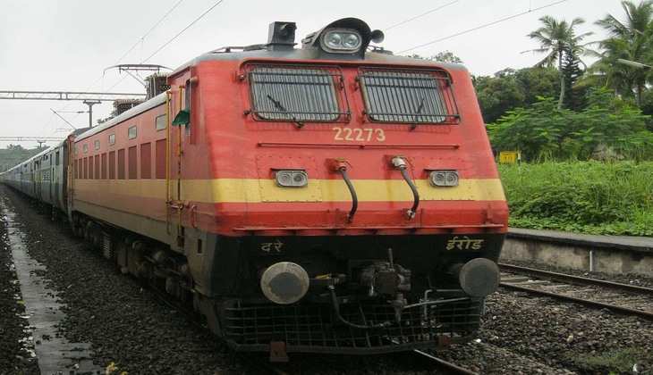 Railways: वेष्णों देवी जाने वाले यात्रियों के लिए रेलवे चला रहा है स्पेशल ट्रेन, जानें टाइम से लेकर बुकिंग तक की सारी जानकारी
