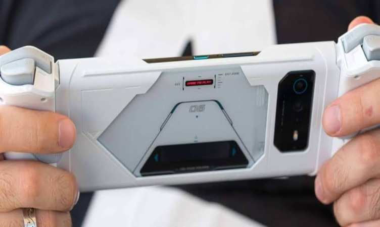 Gaming Phone: गेम के शौकीन लोगों के लिए आ गया Asus ROG स्मार्टफोन, मिलेगी FHD पिक्चर क्वालिटी; जानें खूबी