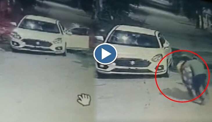 18 साल की लड़की को कार में उठा ले गए बदमाश: पिता के साथ लौट रही थी घर, देखें वारदात का Video