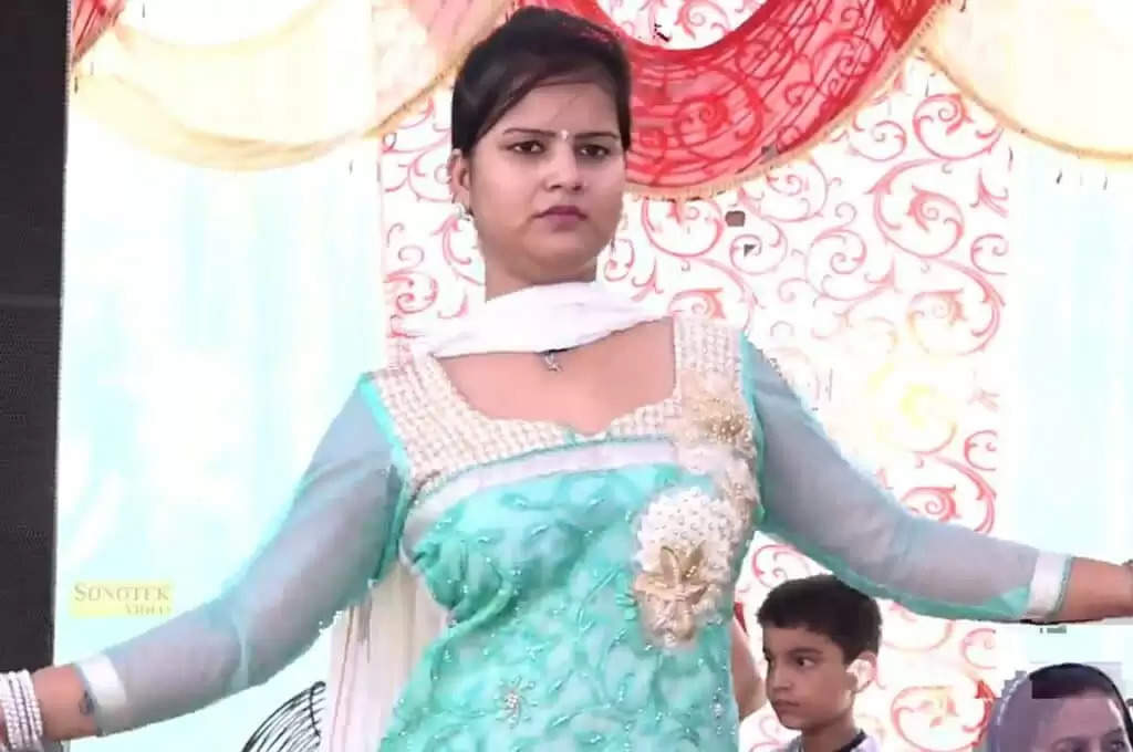 Haryanvi Dance Video: सपना की नकल कर रही ये डांसर, देखिए कैसे झुककर दिखा रही हुस्न की तड़क-भड़क!