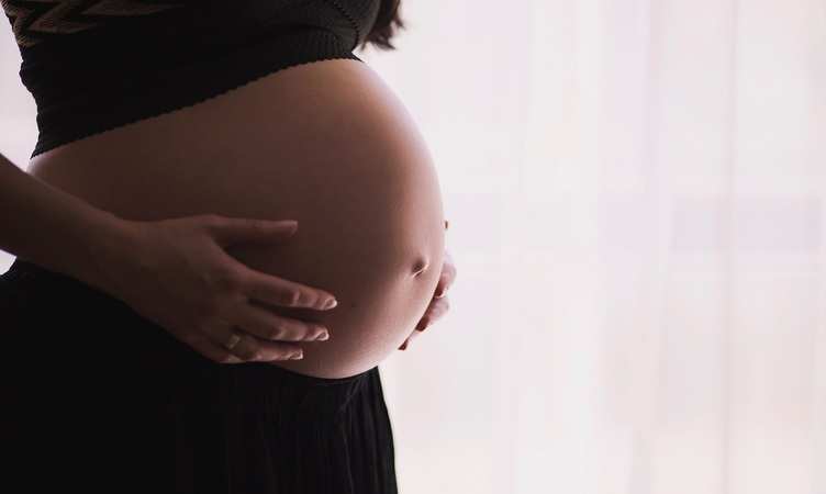 Good News: अब गर्भवती महिलाएं भी लगवा सकती हैं वैक्सीन, स्वास्थ्य मंत्रालय ने दी अनुमति