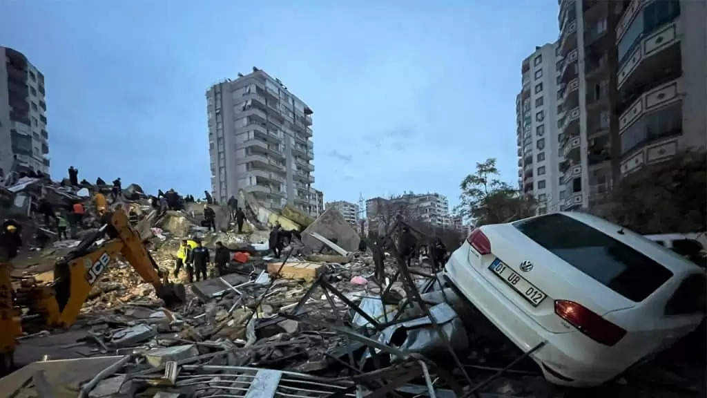 Turkey Earthquake: तुर्की और सीरिया में भूकंप से 4600 लोगों की मौत, 15 हजार लोग घायल