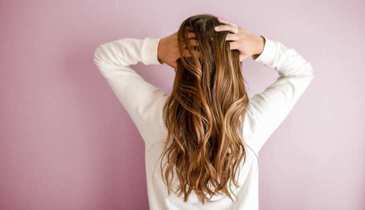 Hair Care: ऑयली बालों के लिए फॉलो करें ये टिप्स
