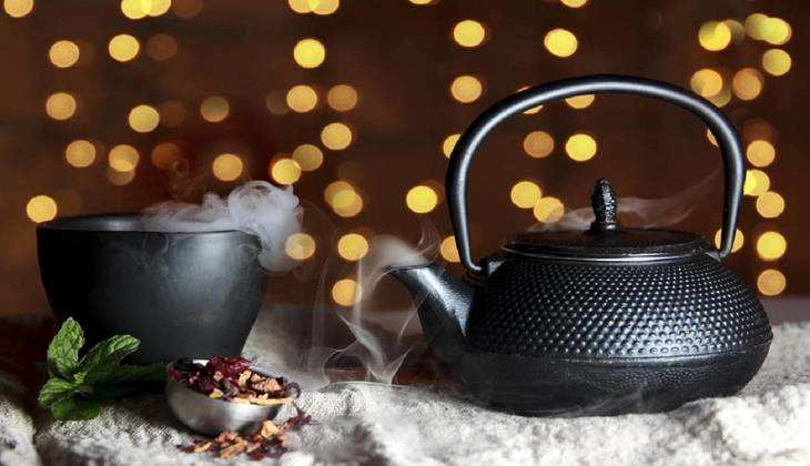 Jaggery Tea Recipe: आपके हाथ से भी फट जाती है गुड़ वाली चाय, ये रही गजब की टिप्स नहीं बिगड़ेगा चाय का स्वाद