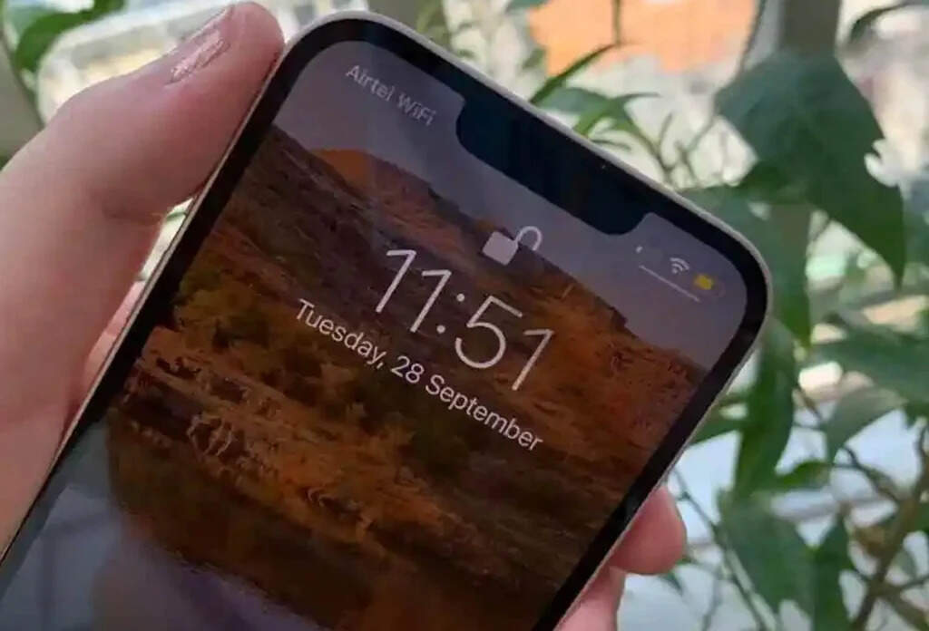 Online Fraud: सब चाहते हैं सस्ता iPhone, मगर ऑनलाइन लोगों को मिल रहा कूड़ा! जानें कैसे