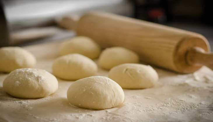 Stale chapati dough: क्यों नहीं बनानी चाहिए रात भर फ्रिज में रखे आटे की रोटियां?