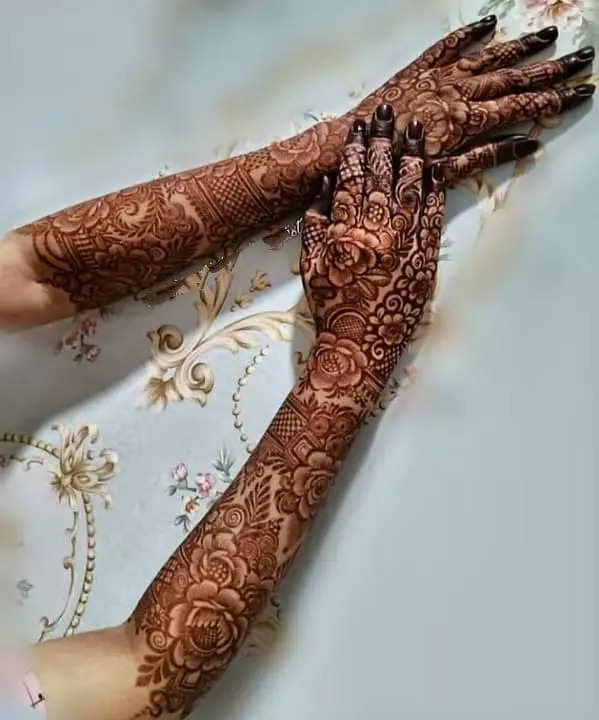Bridal Mehndi Designs 2022: आपके परिवार में भी होने वाली है शादी तो देखिए मेहंदी की ये खूबसूरत डिजाइन, देखते रह जाएंगे सारे मेहमान
