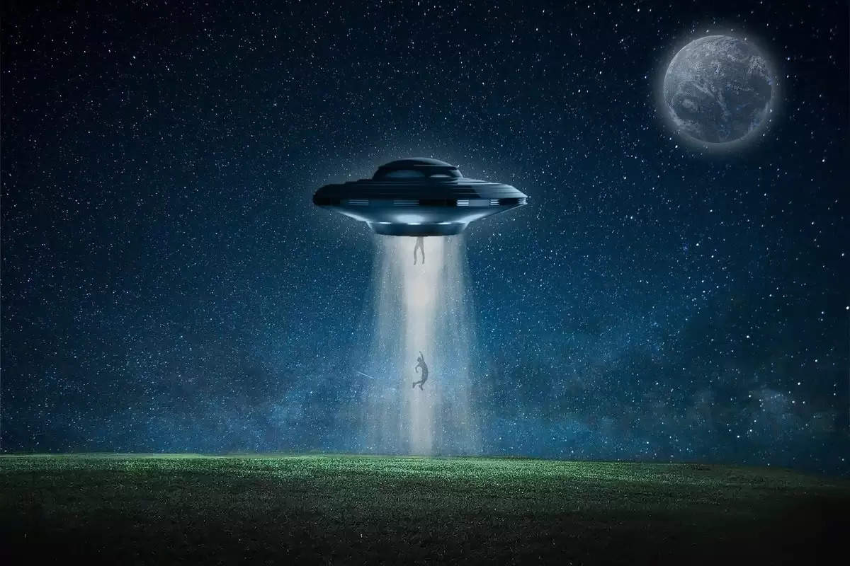 एलियन की एडवांस्ड टेक्नॉलजी से इंसानो का होगा खात्मा? हारवर्ड  के प्रफेसर ने किया का दावा