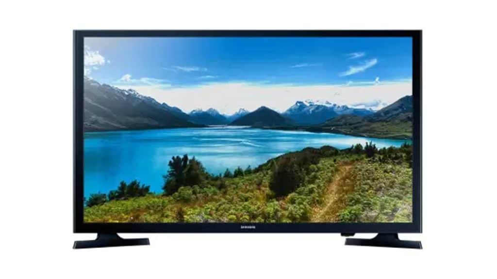 Smart TV Offer: सैमसंग के 32 इंच स्मार्ट टीवी पर मिल रहा बढ़िया डिस्काउंट, जानें ऑफर