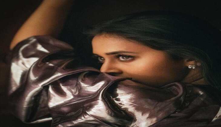 Tejasswi Prakash ने चमचमाती ड्रेस पहन दिए बेहद बोल्ड पोज़, Photos देख &lsquo;करण कुंद्रा&rsquo; ने किया ये कमेंट