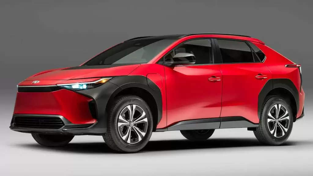 Toyota अपनी एक धांसू इलेक्ट्रिक कार को जल्द करेगी मार्केट में लॉन्च, गजब के फीचर्स के साथ जबरदस्त होगा रेंज, देगी इस कार को सीधी टक्कर