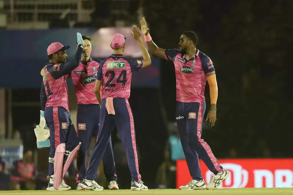 TATA IPL 2022: राजस्थान ने बैंगलोर को 158 रनों पर रोका, प्रसिध्द कृष्णा और ओबेद मैककॉय ने झटके 3-3 विकेट