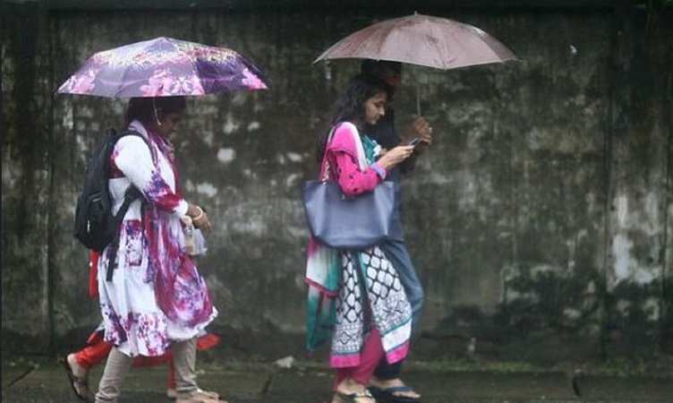 Weather Update: यूपी - बिहार में बदला मौसम का मिजाज, दिल्ली NCR में बारिश का इंजतार, इन राज्यों में भारी बारिश का अलर्ट