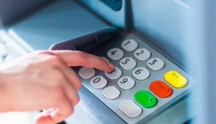 ATM Alert: मृत व्यक्ति के एटीएम से निकालेंगे अगर पैसे, तो हो सकती है जेल, जानें बैंक का ये नियम