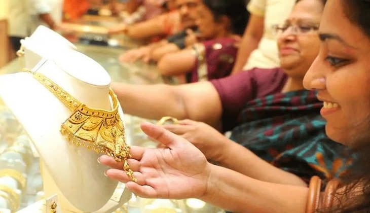 Gold Price Update: क्रिसमस से पहले सोने के भाव ने पकड़ी रफ्तार, चांदी के चाल भी नहीं हो रही धीमी, जानें पटना से लेकर इंदौर के भाव