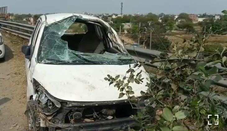 <strong>Greater Noida</strong>: डिवाइडर से टकराकर पलटी कार, एक व्यक्ति की मौत