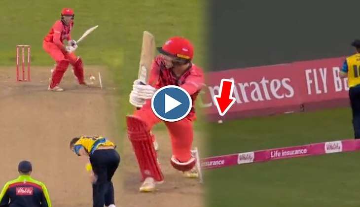 T20 Blast Video: पुछल्ले बल्लेबाज ने वाइड जाती गेंद पर दौड़कर ठोका गगनचुंबी छक्का, देखें ये गदर काटता वीडियो