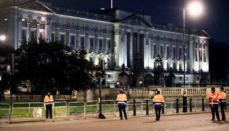 Britain: किंग चार्ल्स की ताजपोशी से 4 दिन पहले बकिंघम पैलेस के पास मिले कारतूस, संदिग्ध शख्स गिरफ्तार; सील किया गया महल