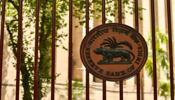 RBI ने लोगों को चेताया और कहा की साझा की यह जानकारी, तो खाली हो जाएगा Bank Account