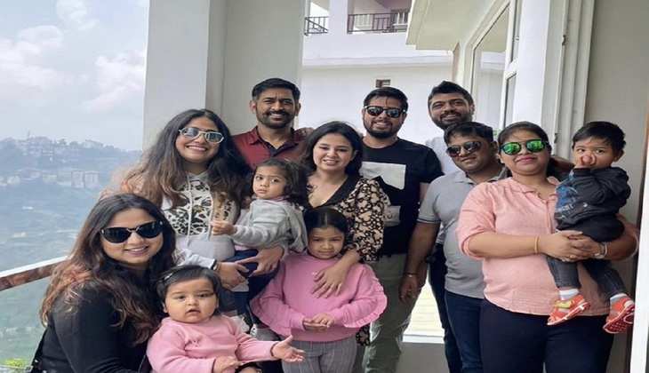 MS Dhoni's Cool Time:Ranchi gang संग himachal की वादियों की कर रहे है सैर