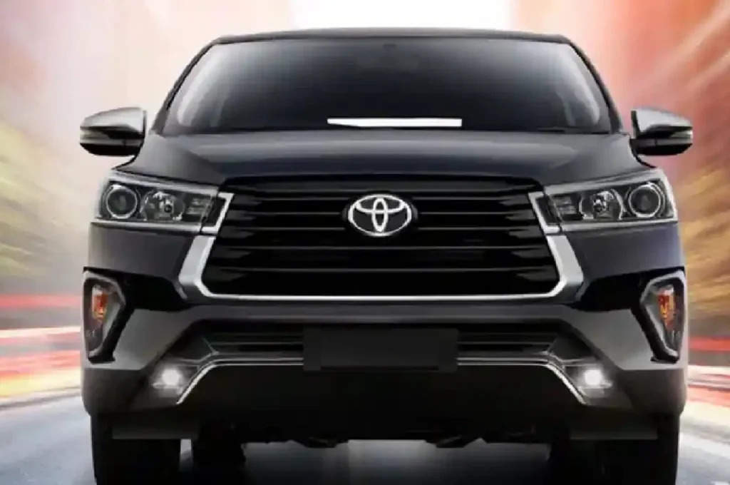 Toyota New Car: पहली बार पैनॉर्मिक सनरुफ और 360 डिग्री कैमरे के साथ जलवा बिखेरेगी टोयोटा की ये धाकड़ कार, प्री बुकिंग शुरु