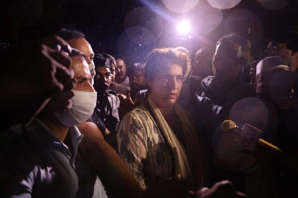 हिरासत में मरने वाले व्यक्ति के घर जाने के दौरान प्रियंका गांधी को किया गया गिरफ्तार, कांग्रेस ने जताया विरोध