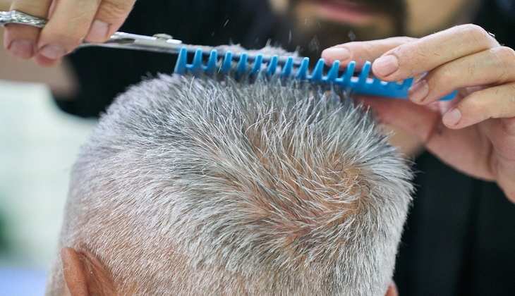 Hair Care Tips: वक्त से पहले हो रहे हैं सफेद बाल, तो नाभि पर लगाए ये चीज, ब्लैक हेयर के साथ मिलेंगे और भी फायदे