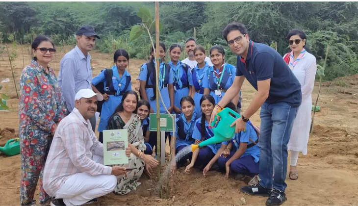 अरावली वन क्षेत्र के पांच एकड़ क्षेत्रफल में राॅयल ग्रीन रियलटी ने की पौधारोपण की शुरूवात