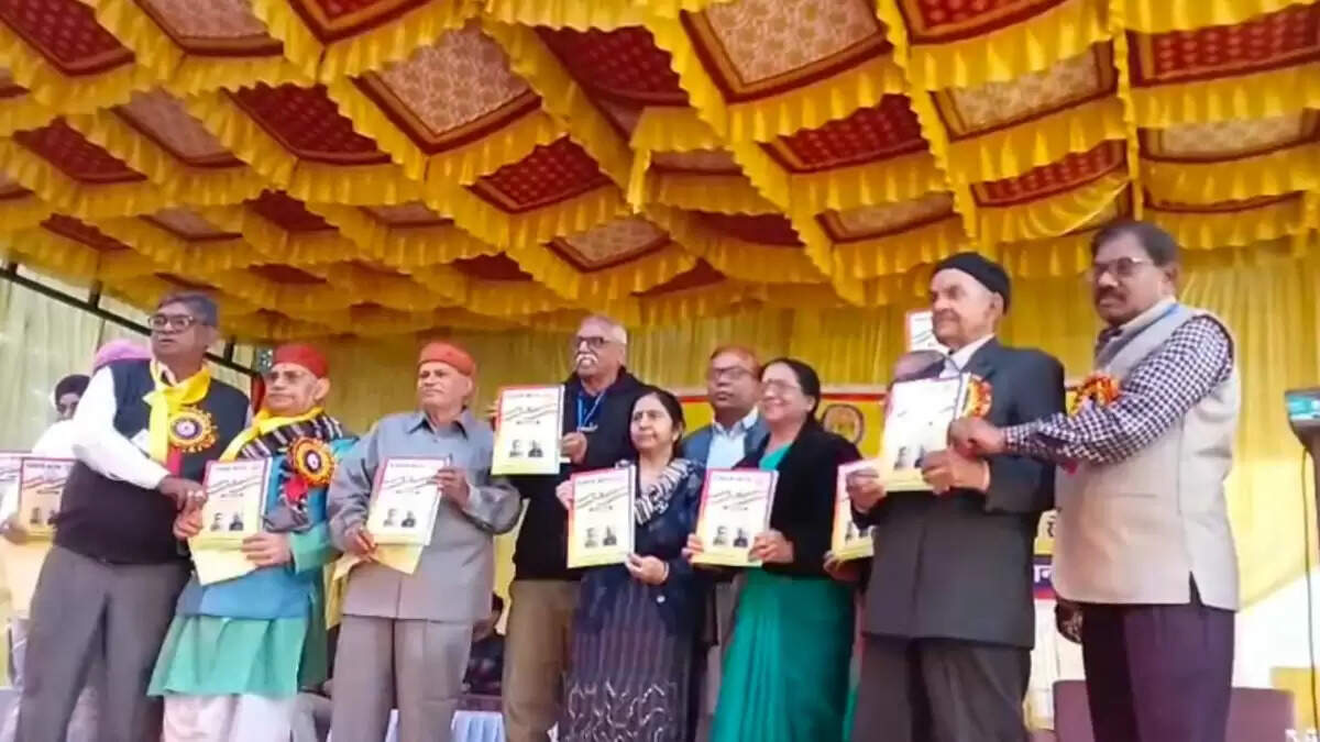 पेंशनर्स फोरम का 17वां स्थापना दिवस: CGHS, वेतन आयोग और पेंशन सुधारों पर उठी बड़ी मांगें