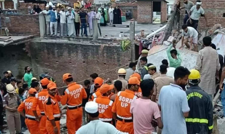 Barabanki में हुआ बड़ा हादसा, बड़ी इमारत गिरने से दो की मौत कई लोग घायल 